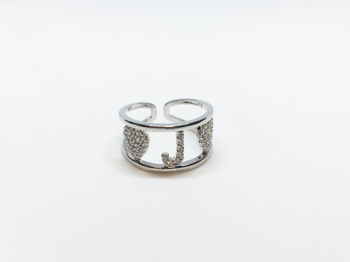 anello con iniziale del nome lettera j