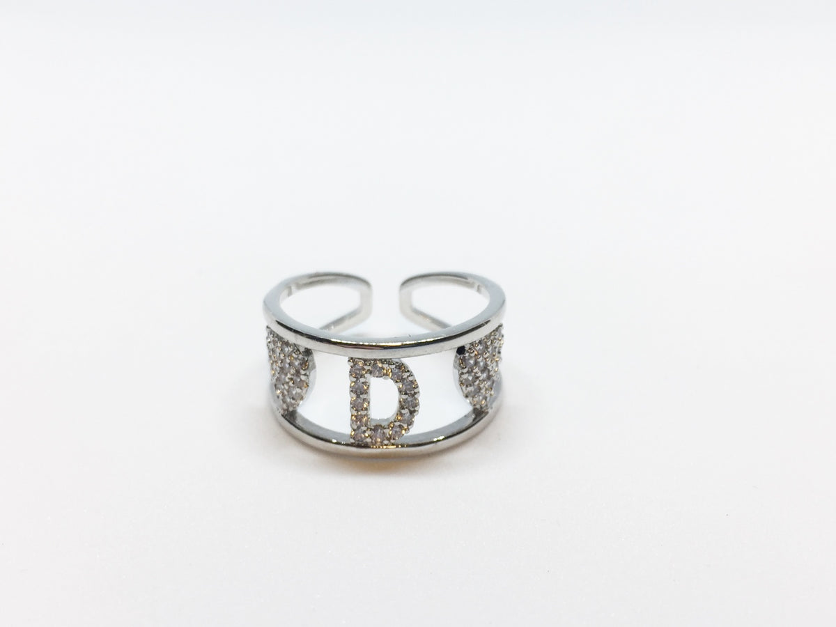 anello con iniziale del nome lettera d