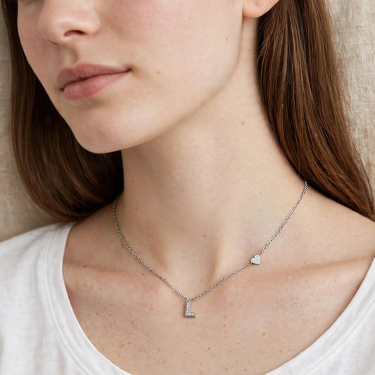Collana argentata in acciaio inossidabile con iniziale e zirconi