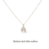 Collana iniziale lettera bombata in acciaio inossidabile colore oro e strass