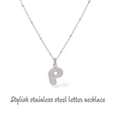 Collana iniziale lettera bombata in acciaio inossidabile colore argento e strass