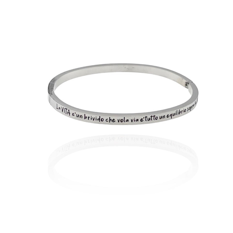 Bracciale rigido da donna in acciaio con frase scritta incisa