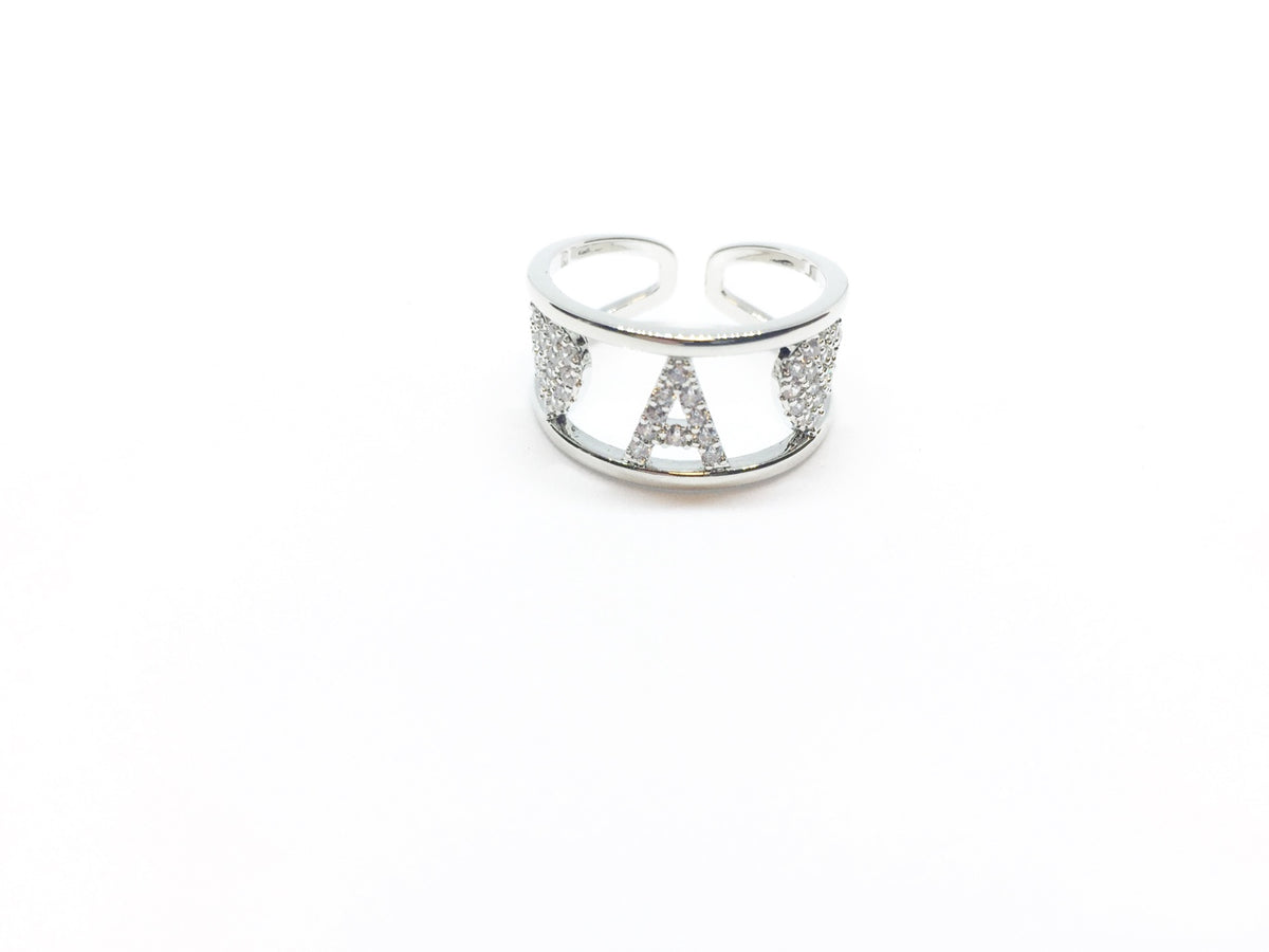 anello con iniziale del nome lettera a