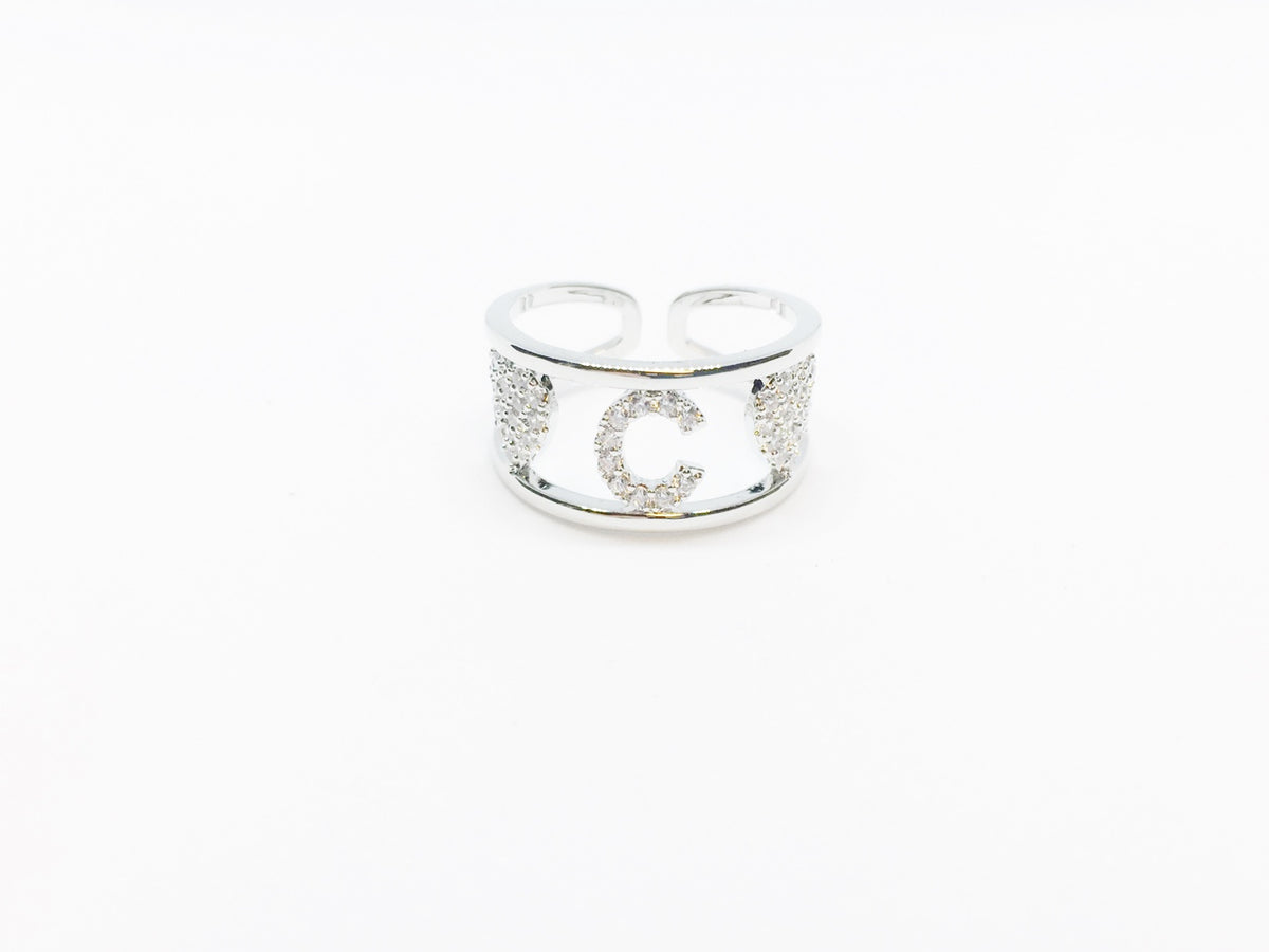 anello con iniziale del nome lettera c