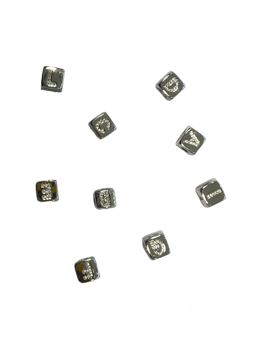 Collana iniziale cubo colore argento