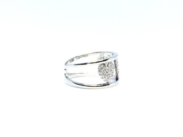 anello con iniziale del nome lettera 