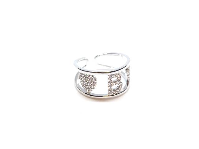 anello con iniziale del nome lettera b